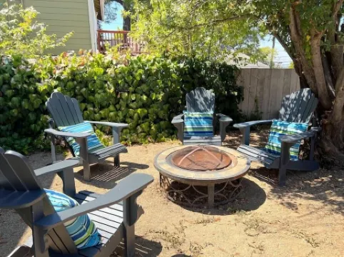 Waterfront Boutique Bungalow 1-Walk to Ferry to San Francisco, Free WIFI Parking