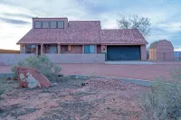 Stunning Sunrise to Sunset Views! One Acre Property Hotels near Historic Navajo Bridge