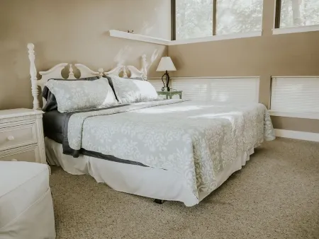 Contemporary waterfront house with private dock & kayaks! Отели в г. Кент