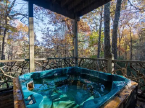 Rustic mountain cabin. Pet-friendly, 3 story, 4 bedrooms, hot tub & kids' zone ⛰ Hotels in Highlands