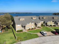 Lux Condo on Lake Conroe I Lakeview/Gameroom