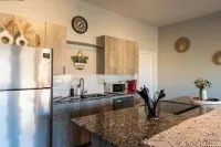 The Loft on Main. Cozy 2-bedroom apartment in Chelsea with all the amenities.