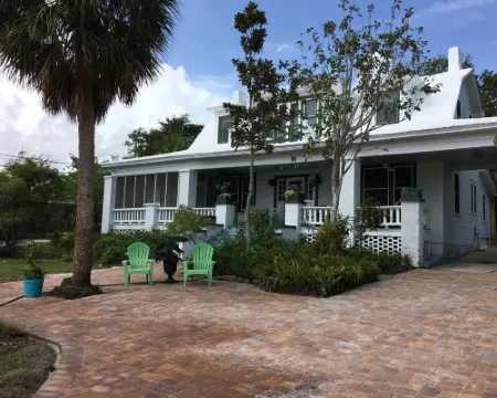 Historic Strong Haven a Southern Gem on Indian River - Hotels in Cocoa