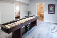 Luxury 7BR Equestrian Estate Farmhouse Near Tryon Equestrian Center/Lake Lure Hotels in Cooper Gap