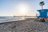 Stylish Ocean front Condo- Beautiful ocean and sunset views