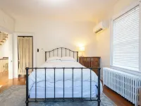 Stately historic 3bdr shore house near Cape Charles, boat parking, pet friendly Hotels in Cheriton