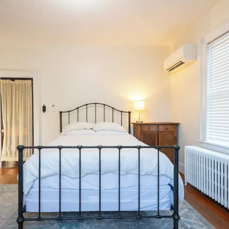 Stately historic 3bdr shore house near Cape Charles, boat parking, pet friendly