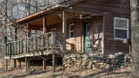 Cozy Secluded Cabin with a Hot Tub - Chalets