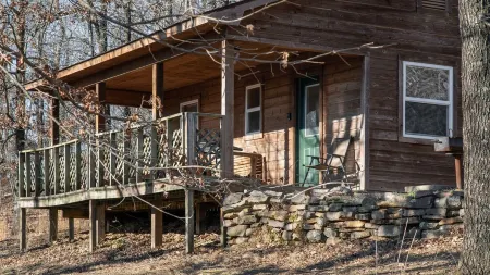 Cozy Secluded Cabin with a Hot Tub