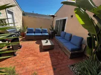 Charming Coastal Getaway!3 Bed 2 Bath with 3 Private Yards. Clean. Dog Friendly.