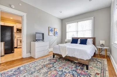 Cozy and Charming 3 Bed, 2 Bath Home - Close to BJC โรงแรมใกล้Missouri History Museum