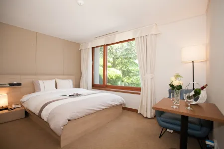 Hotel Yeongil Area (Pohang) Отели рядом с достопримечательностью «Пхоханский университет науки и технологии»