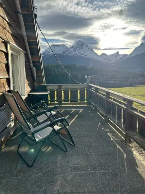 Beautiful Villa in Isfjorde Hotels near Litlefjellet