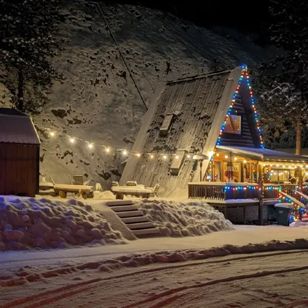 Private lakeside A-frame cabin w/ hot tub, beach, docks, games... 4 season fun!