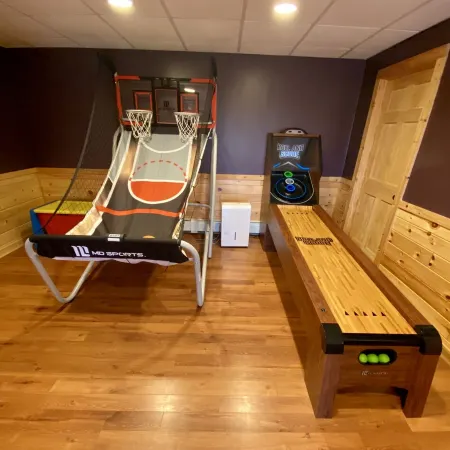 ADK Lake House Vacation, Cozy 5 Bedroom & 2 Bath