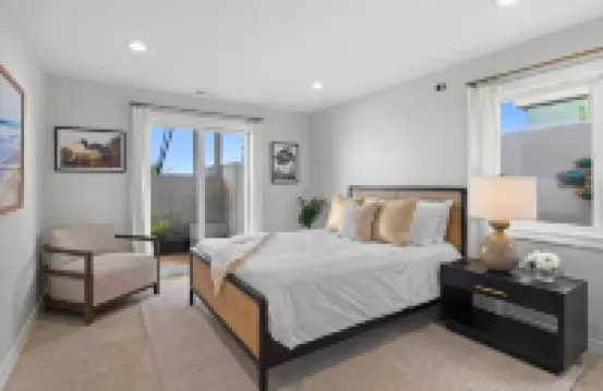 Beachfront Windansea Escape ideal for families