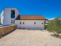 Villa Mira