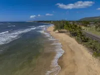 Hale La- Luxury Beach House with Central Air Conditioning!