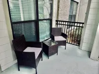 "Relax in Style":Charming 2-Bed,2-Bath Getaway Perfect for Families of Couples!