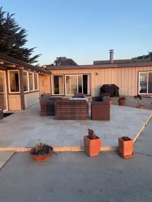 Tranquil Oceanfront Retreat with Breathtaking Views Hotels in Moss Beach