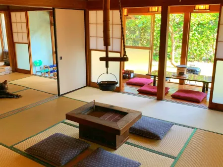 Irori-an Отели рядом с достопримечательностью «Daifukuji Temple (Gake Kannon)»