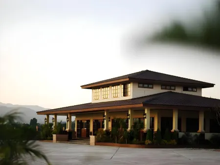 Northstar Hotel and Resort Отели рядом с достопримечательностью «Singha Park Chiang Rai»