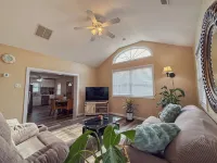 Relaxing 2BR/2BA Entire House, Short Drive from Wildwood & Cape May Beaches