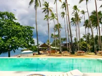 Kuting Reef Resort - Beach