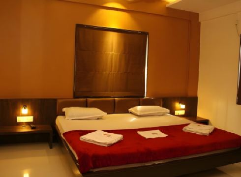 Vrundavan Deluxe Ganpatipule