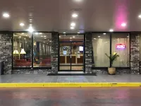 Brentwood Inn & Garden Hotels in Farmington