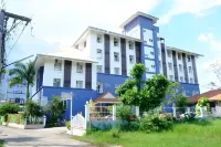 WeRest Hotel Hotel in zona Wat Tha Rat