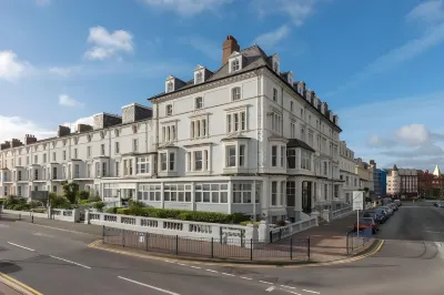 The Marine Hotel Hotel dekat St. David's Methodist Church