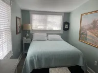 WALK TO THE BEACH CUTE AS A BUTTON SINGLE FAMILY HOME/PET FRIENDLY/ FENCED YARD