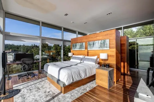 Cliffside Glass House Ocean Views • Hot Tub • Gym