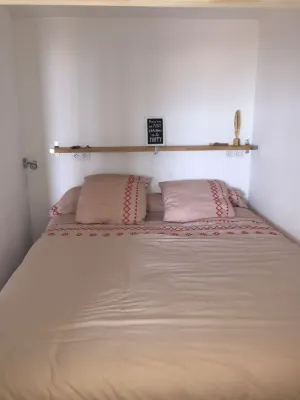 Apartment sea view, beach 1min Six Fours les plage -Les Lônes - Sanary /mer Hotels near Coudou Parc