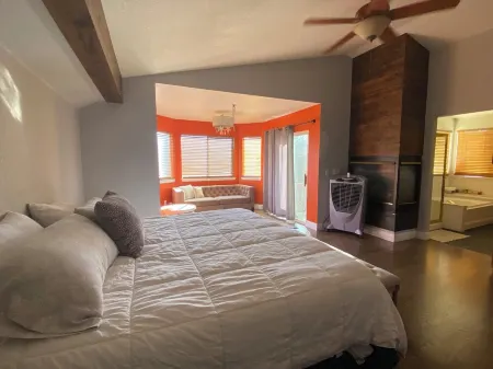 Boulder- Denver DIA! ! Popular home, Private, Spacious, and Centrally Located!