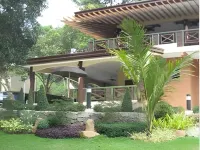 Pacific Waves Resort Hotel di Rodriguez