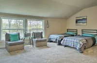 Modern lakefront home, Amazing View w/ Nearby Boat Launch