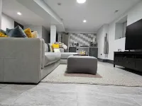 High-End 2Bdrm Garden Apt. Where Comfort Meets Style Các khách sạn ở Cook County