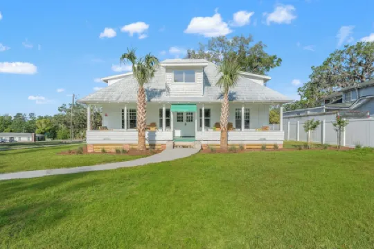 The Florida Cracker "THE PARKER HOUSE"  Charming home in Brooksville,FLORIDA