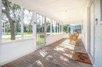 Bay La Launch: Two Bed / One Bath House