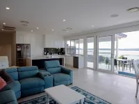 Spectacular water views & entertaining spaces Hotels in Corlette
