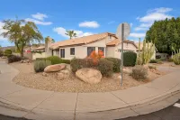 Cactus Cove – Family-Friendly Lakeside Home w/ Mountain Views & Free EV Charger