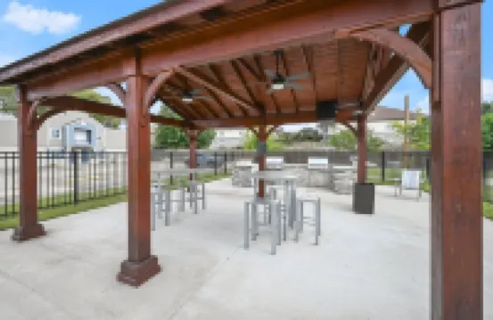 Cozy 2B Getaway Pool Prime Location in Baton Rouge Medical District