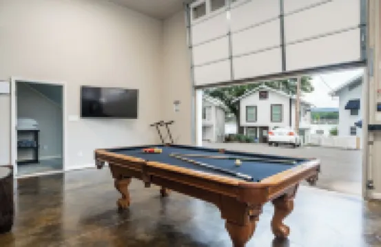 The Hangout @ Kleinshore Resort