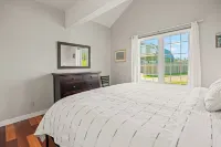 Waterfront Beach House - 2700 Sq Ft, Fiber, mooring