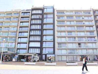 Apartment in Nieuwpoort by the Beach
