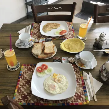 Sam's Guest House Отели рядом с достопримечательностью «Унаватуна»