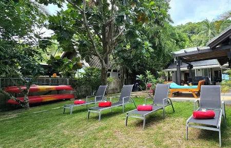 Emerald Sands Beach Villa Отели рядом с достопримечательностью «Secret Garden Spa»