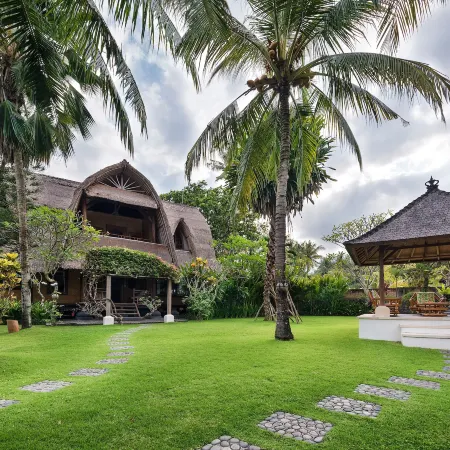 Aashaya Jasri Resort Отели рядом с достопримечательностью «Пляж Вайт-Сэнд»